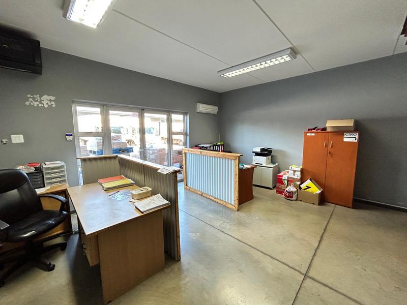 To Let commercial Property for Rent in Greenbushes Eastern Cape